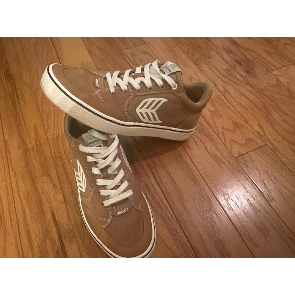 Cariuma Vallely  Sneakers Men 10 Women 11.5 Tan Suede